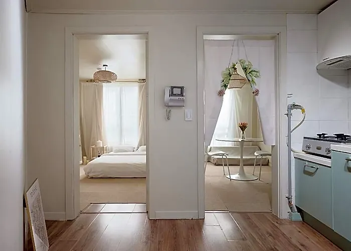 House #seoul Station 3 Minutes #lotte Mart 3 Minutes #free Netflix #youtube Premium Seúl