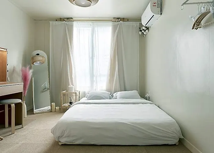 Hotel House #seoul Station 3 Minutes #lotte Mart 3 Minutes #free Netflix #youtube Premium