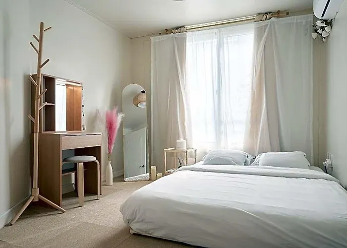 House #seoul Station 3 Minutes #lotte Mart 3 Minutes #free Netflix #youtube Premium Hotel Seúl