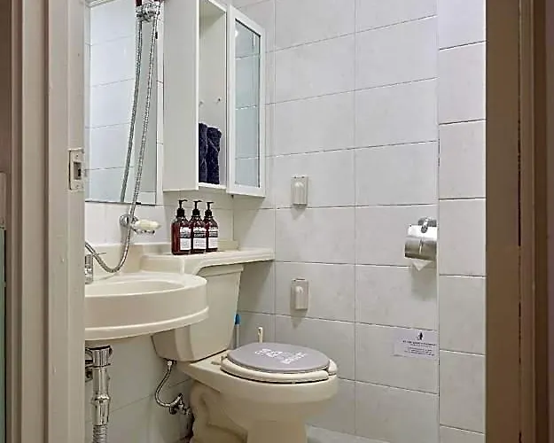 Hotel House #seoul Station 3 Minutes #lotte Mart 3 Minutes #free Netflix #youtube Premium 4*