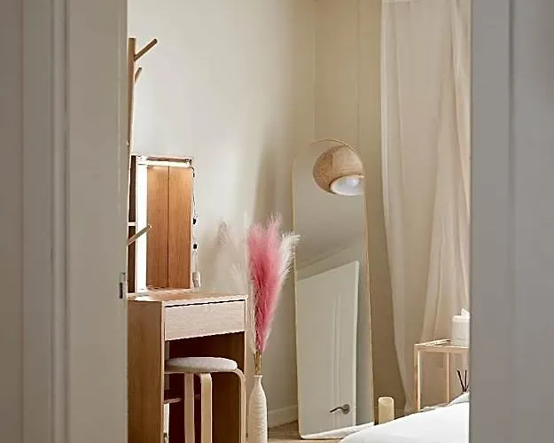House #seoul Station 3 Minutes #lotte Mart 3 Minutes #free Netflix #youtube Premium Hotel 4*