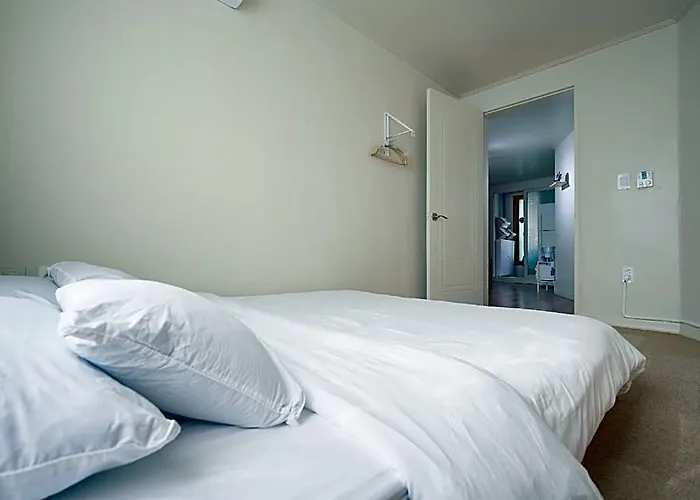 House #seoul Station 3 Minutes #lotte Mart 3 Minutes #free Netflix #youtube Premium 4*