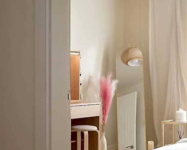 House #seoul Station 3 Minutes #lotte Mart 3 Minutes #free Netflix #youtube Premium Hotel
